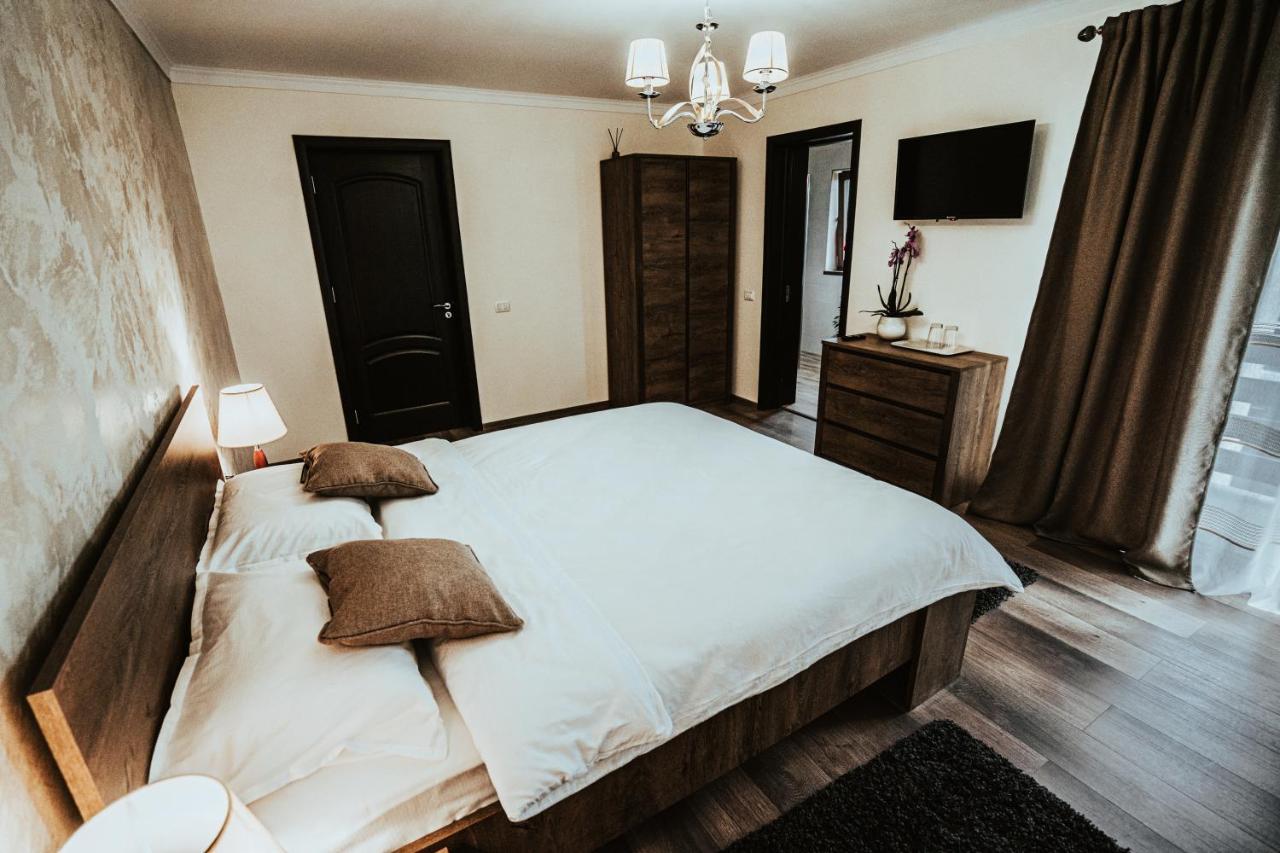 Pensiunea Romana Onesti Esterno foto